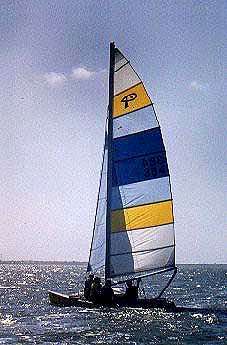 sailboat.jpg (55090 bytes)