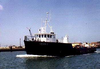 serviceboat.jpg (52383 bytes)